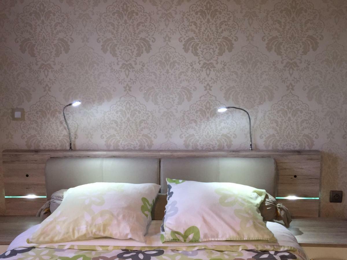 Domaine Jeanne D'Arc Bed and Breakfast Valhuon Exteriör bild