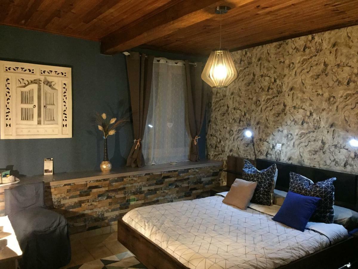 Domaine Jeanne D'Arc Bed and Breakfast Valhuon Exteriör bild